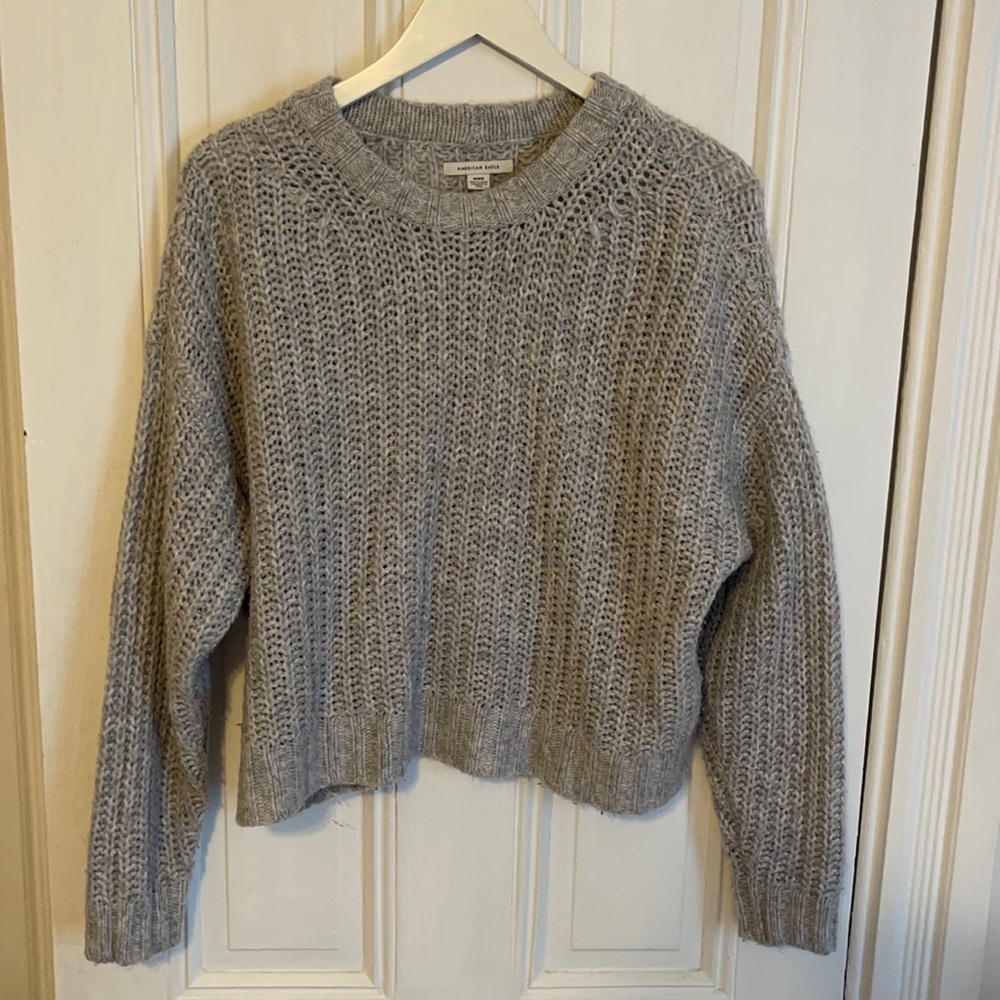 american eagle size medium sweater in grey.